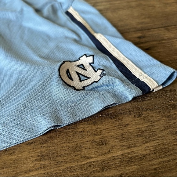 Jordan Boys Large Blue UNC Tarheels Basketball Shorts Embroidered Chapel Hill - Picture 2 of 7